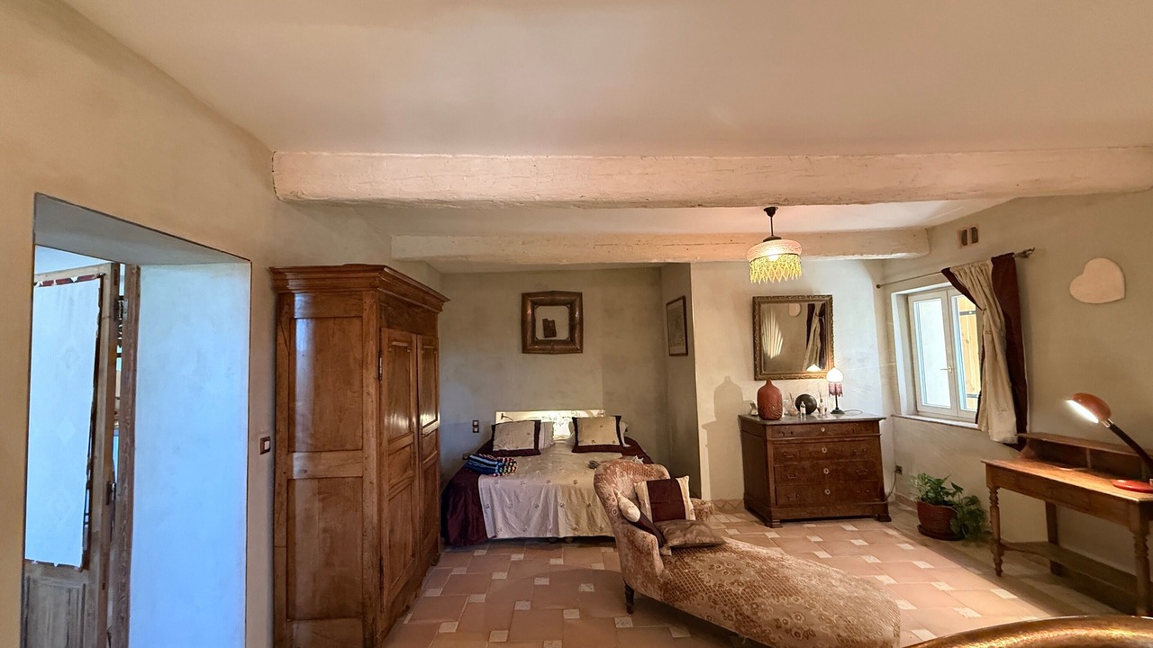 Photo of Bedroom in Violes