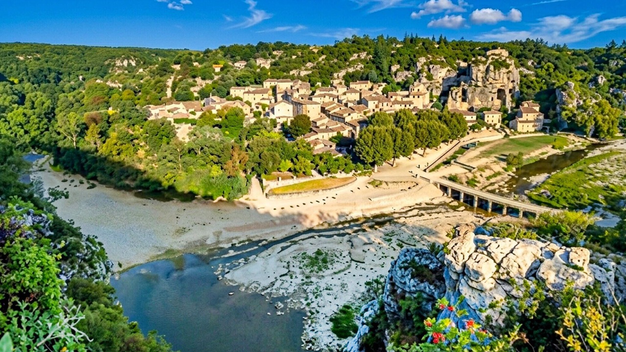 Photo of Others in Sampzon