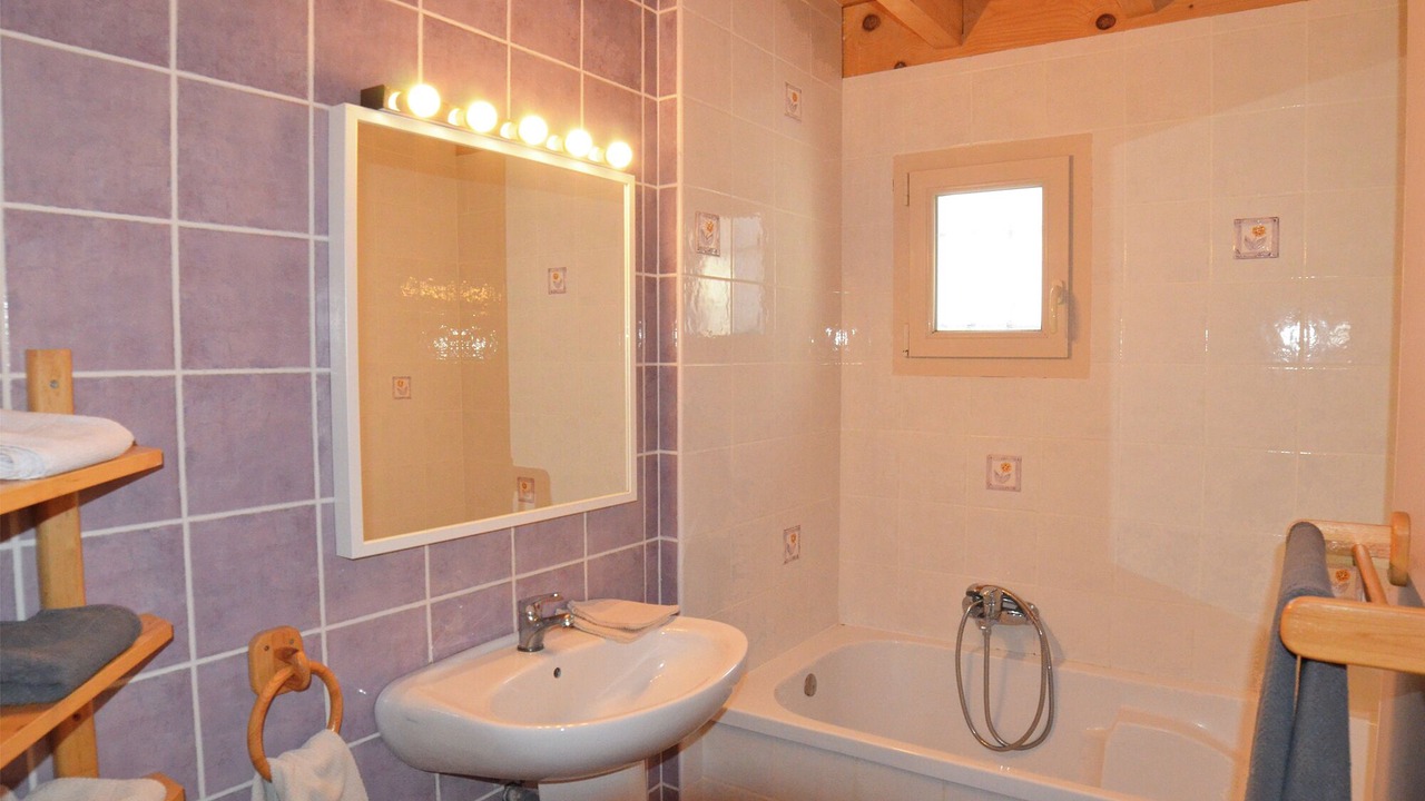 Photo of Bathroom in Mirabel-et-Blacons