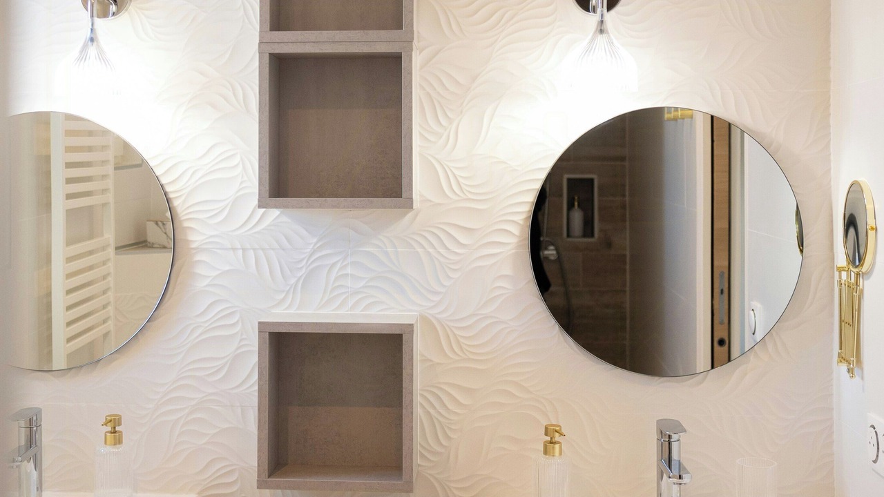 Photo of Bathroom in Arles