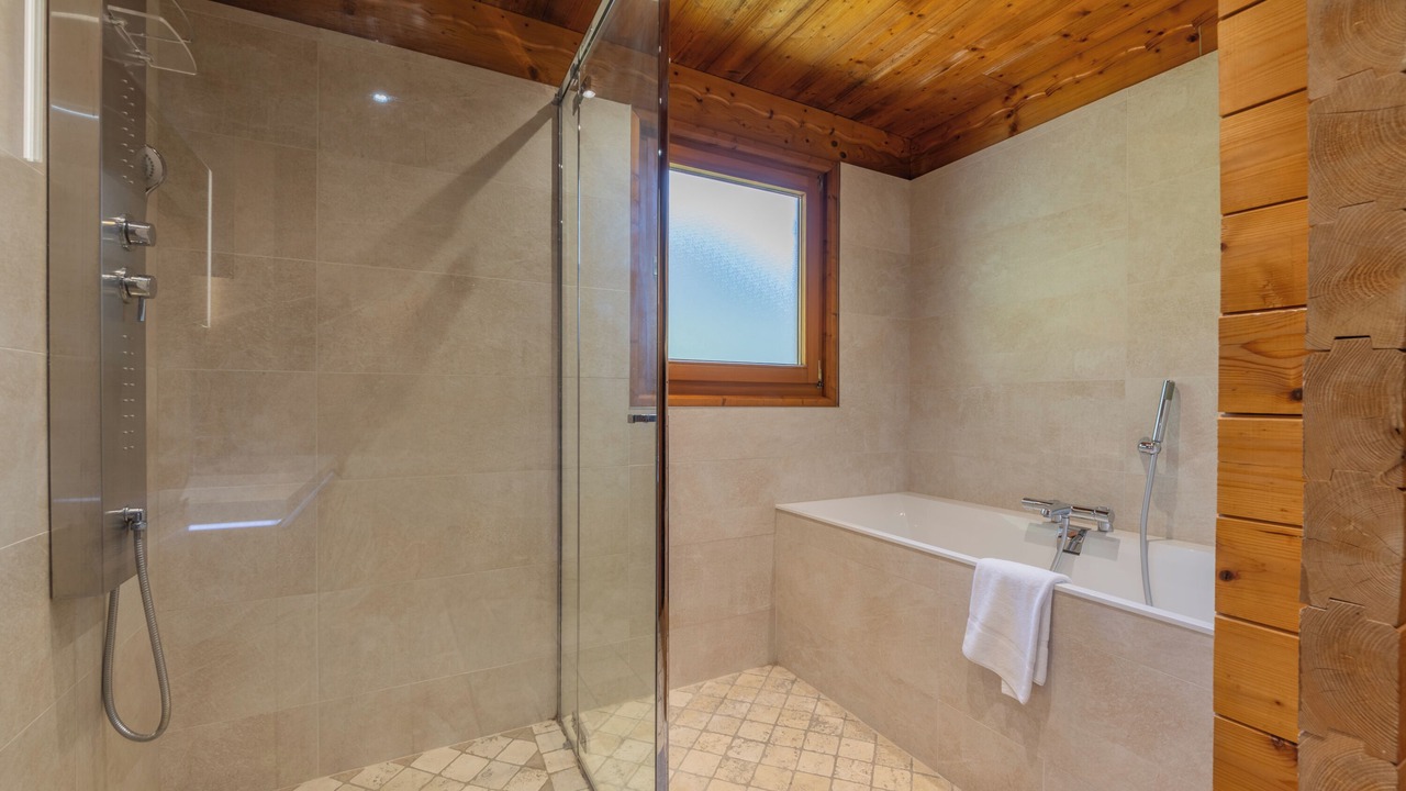 Photo of Bathroom in Servoz