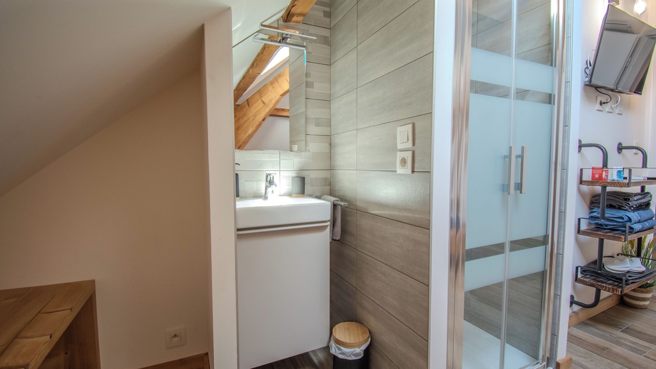 Photo of Bathroom in Cluses