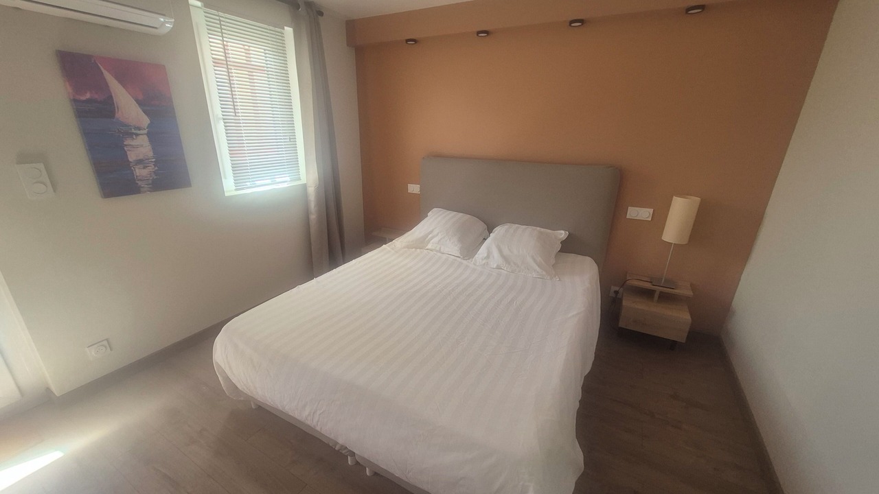 Photo of Bedroom in Jonquieres