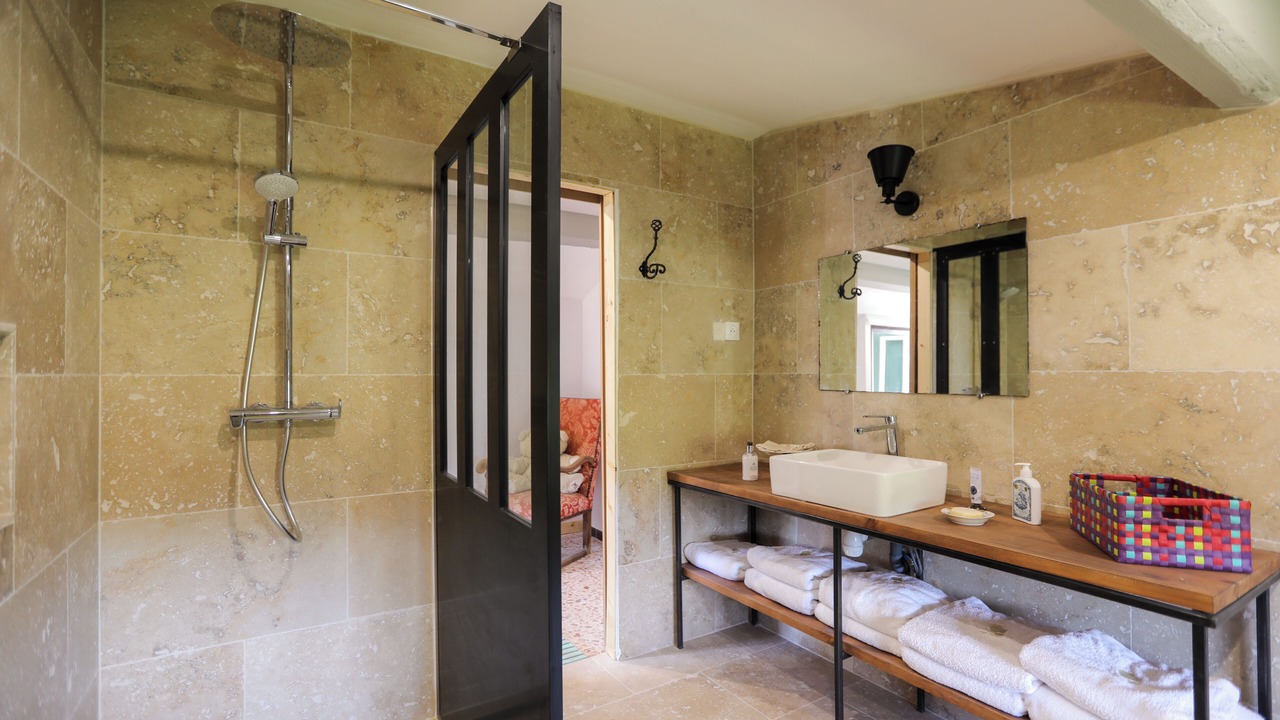 Photo of Bathroom in Saint-Hippolyte-le-Graveyron