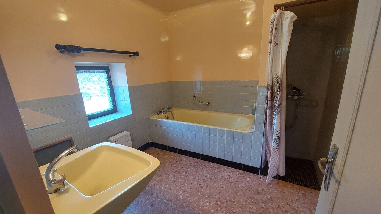 Photo of Bathroom in Servant