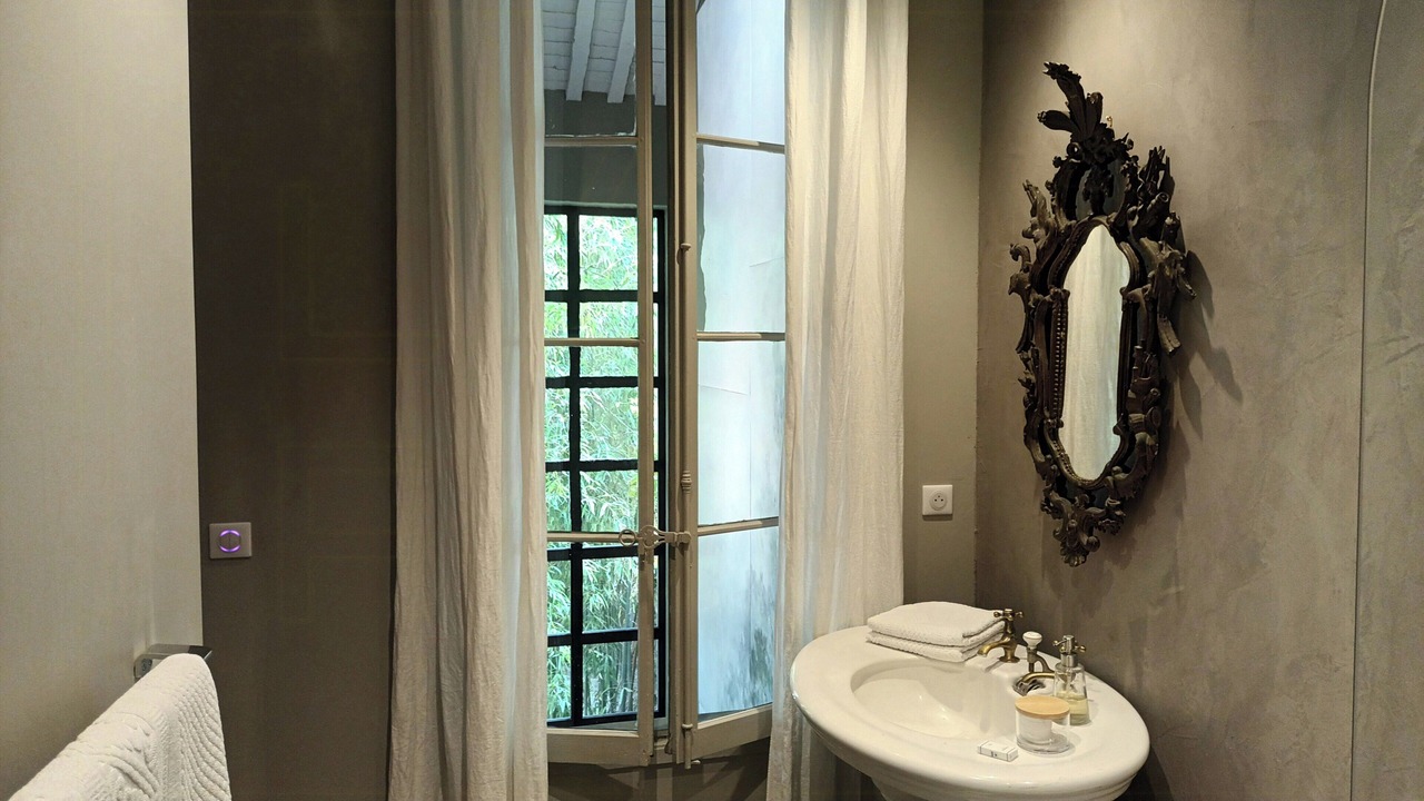 Photo of Bathroom in Avignon City Centre