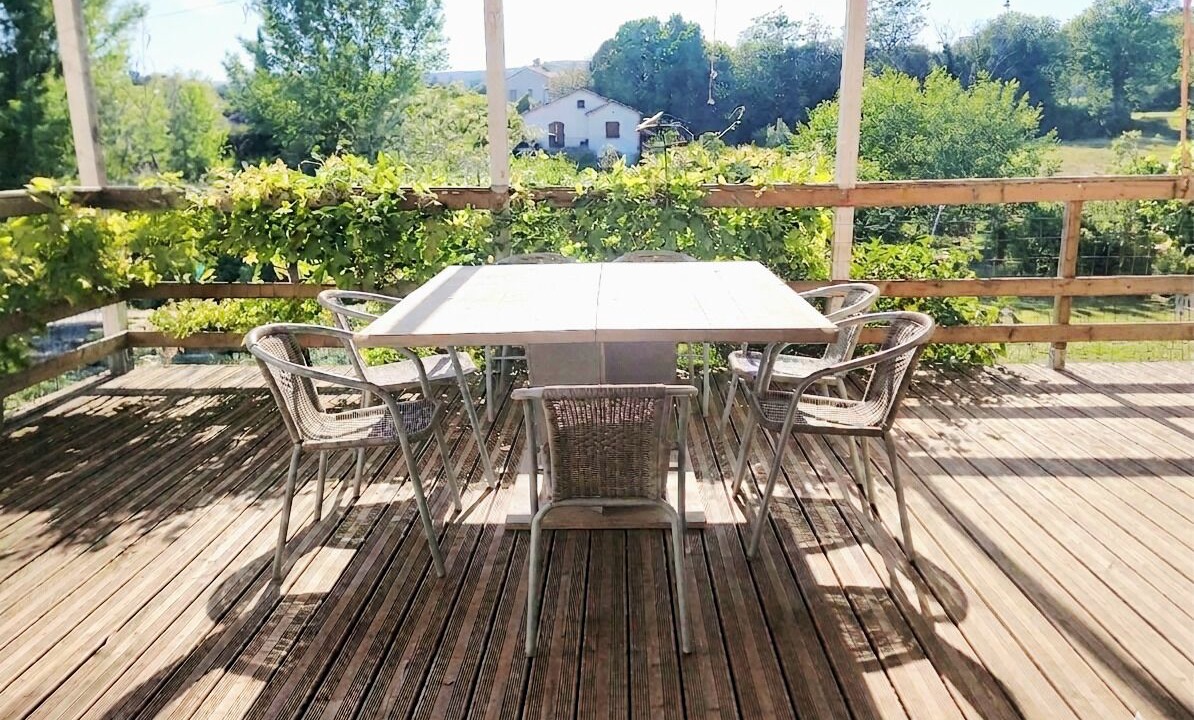 Photo of Outdoor in Saint-Etienne-de-Fontbellon