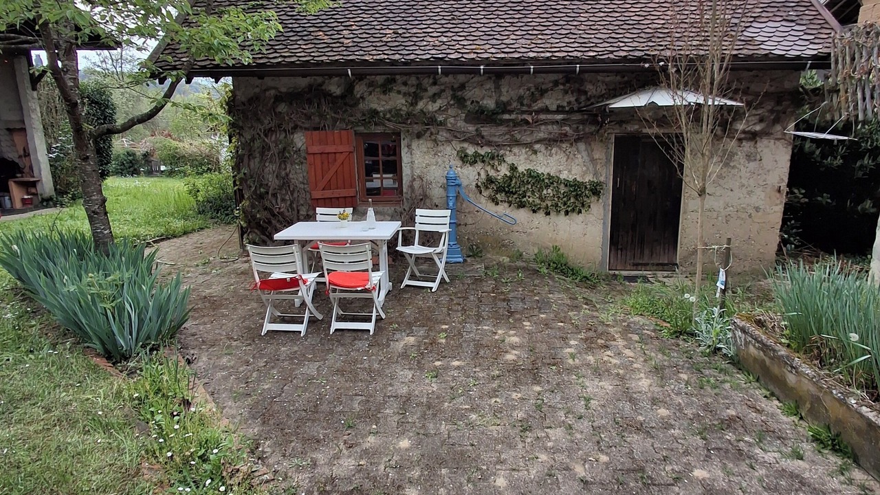 Photo of Outdoor in Pressins