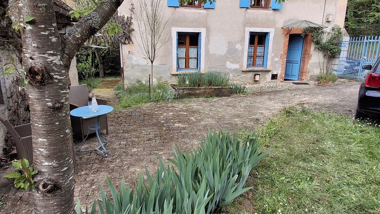 Photo of Outdoor in Pressins