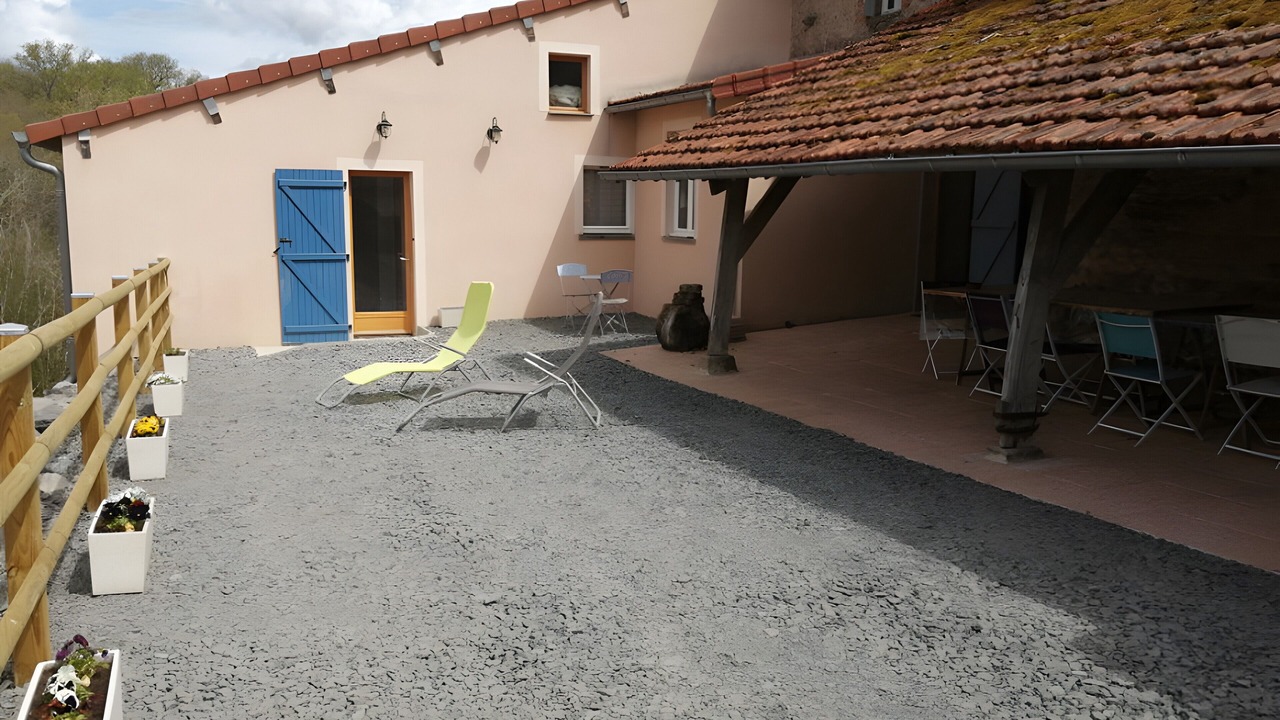 Photo of Patio Balcony in Charensat