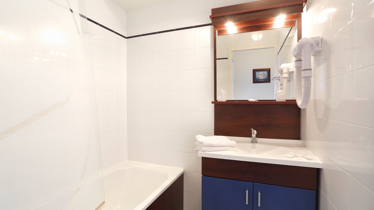 Photo of Bathroom in Pyrenees 2000