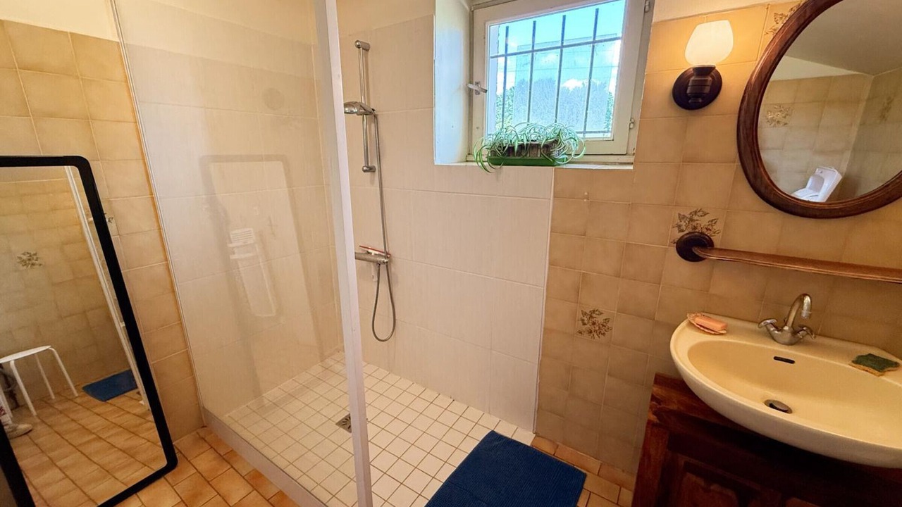 Photo of Bathroom in Couddes
