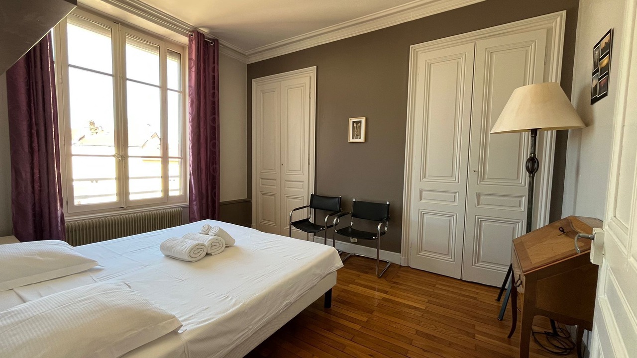 Photo of Bedroom in Voltaire - Saint Amour