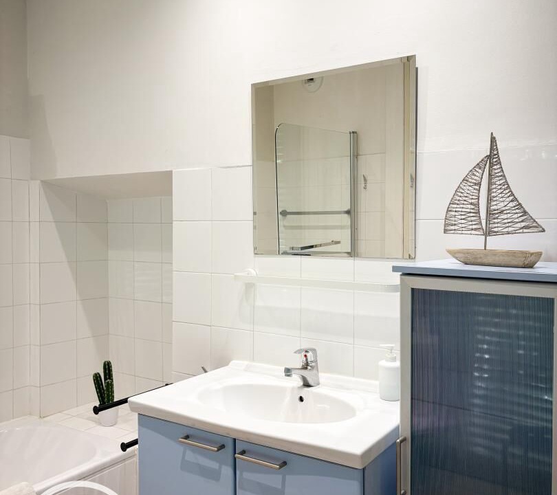 Photo of Bathroom in Cahors Old Town