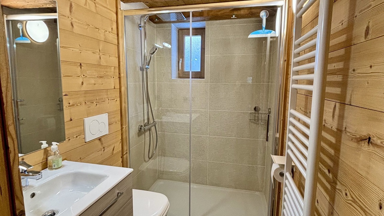 Photo of Bathroom in Les Praz-de-Chamonix