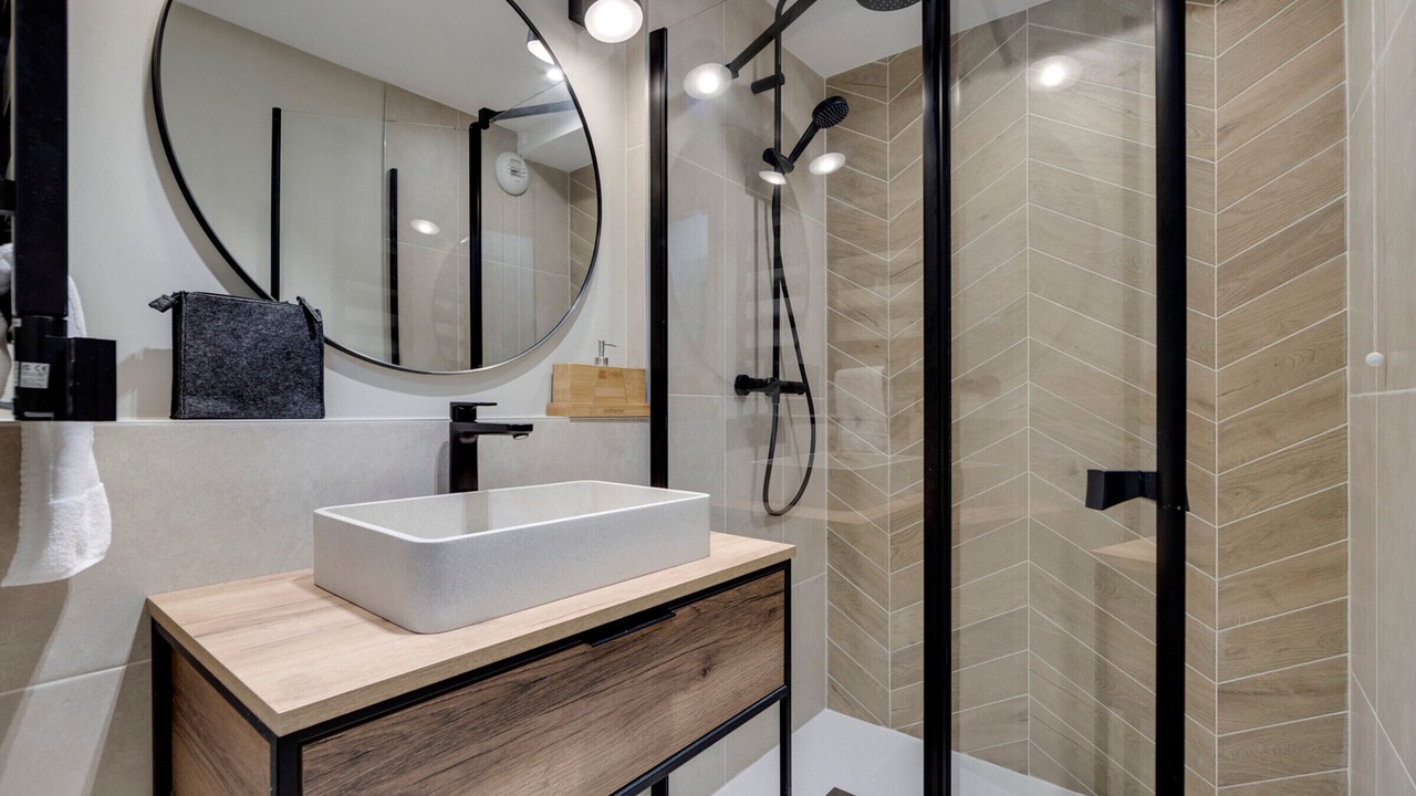 Photo of Bathroom in Arc-1950