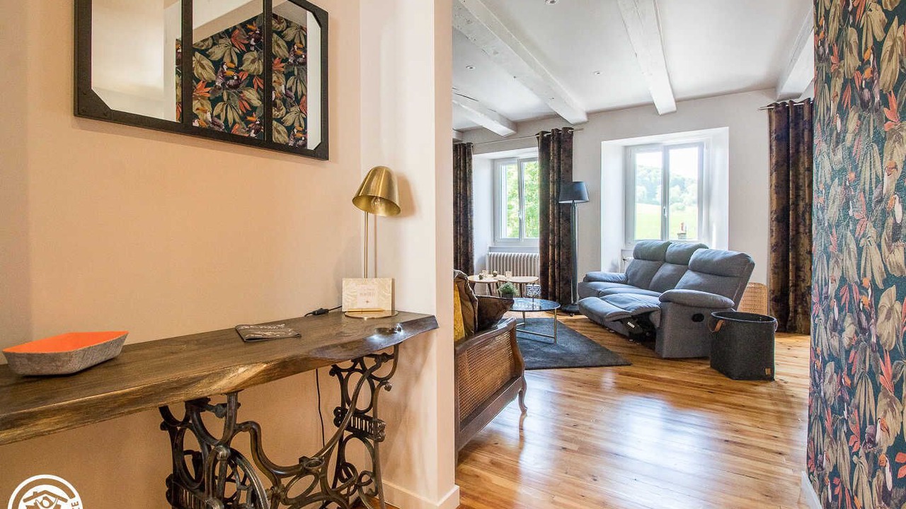 Photo of Livingroom in Egliseneuve-d'Entraigues
