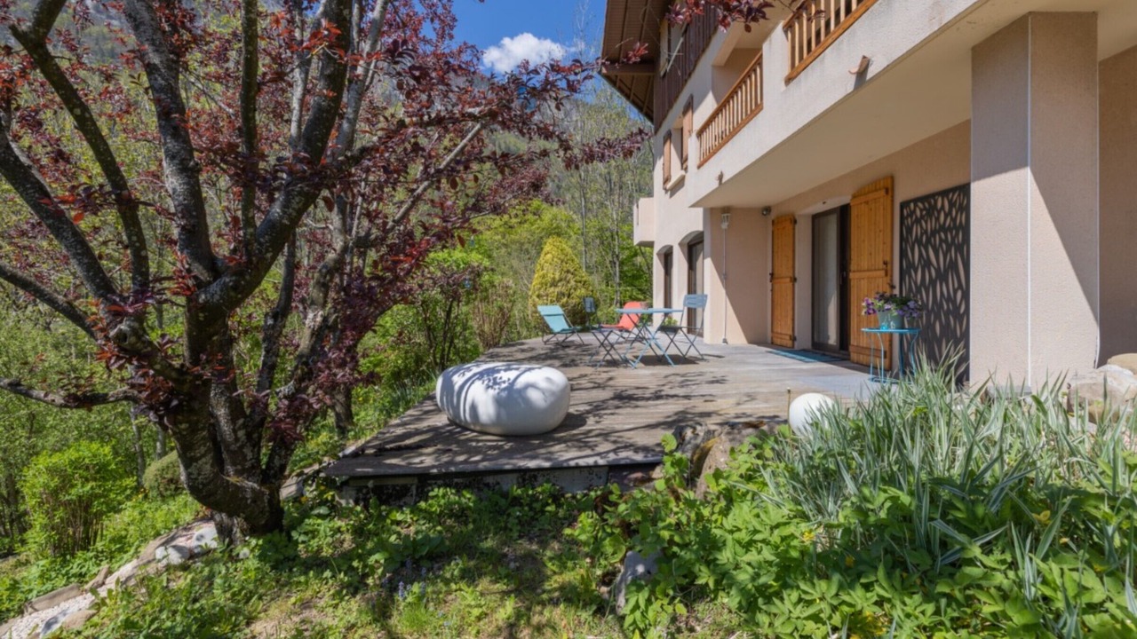 Photo of Patio Balcony in Thones