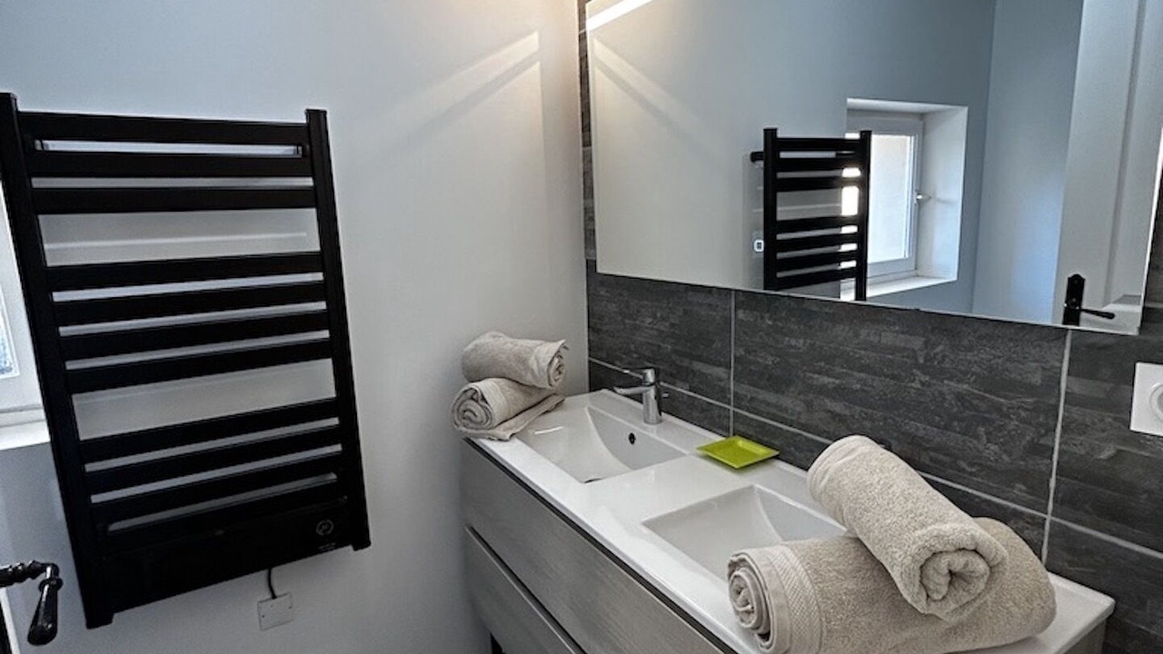 Photo of Bathroom in L'Isle-sur-la-Sorgue