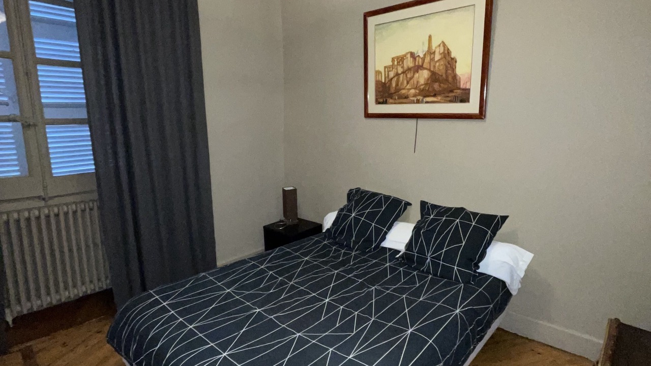 Photo of Bedroom in Cahors