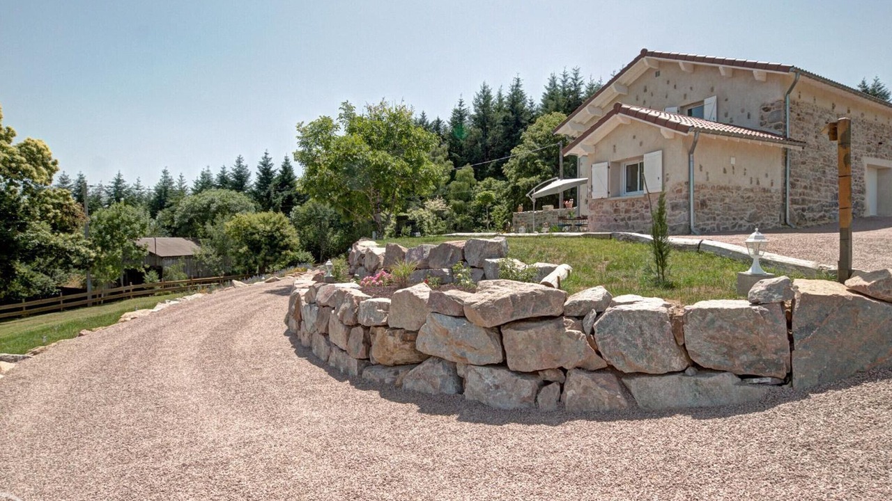 Photo of Outdoor in Saint-Priest-la-Prugne