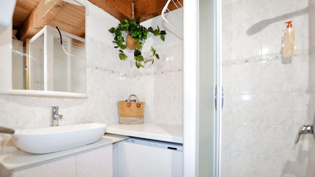 Photo of Bathroom in Pyrenees 2000