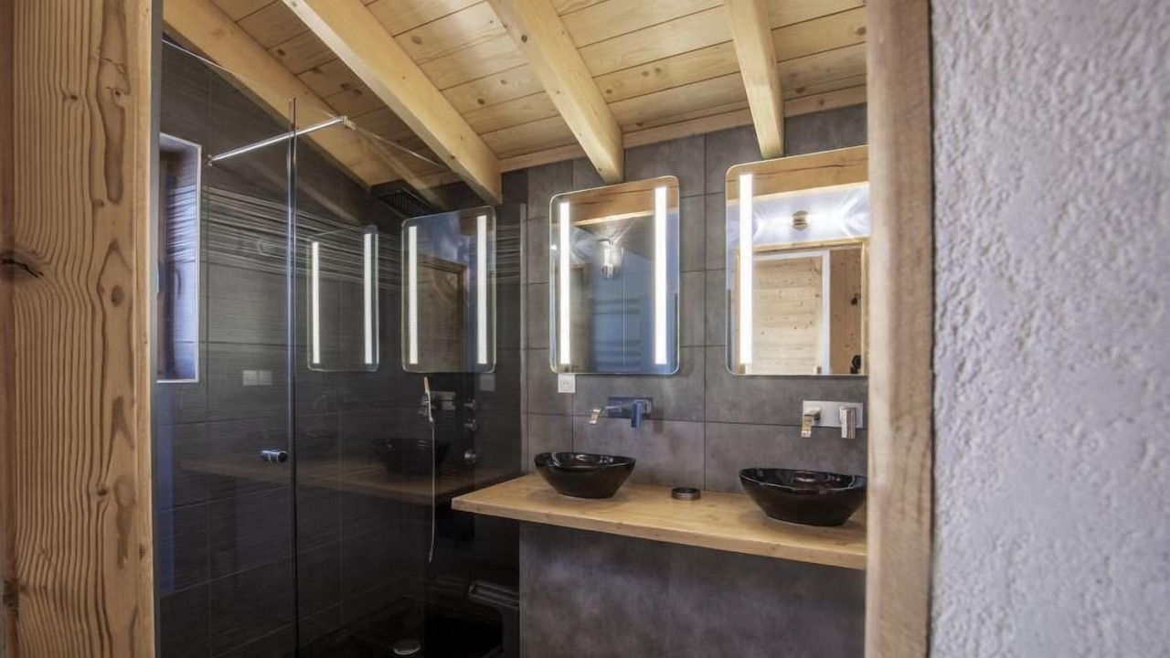 Photo of Bathroom in Praranger