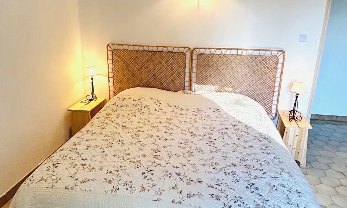 Photo of Bedroom in Camaret-sur-Aigues