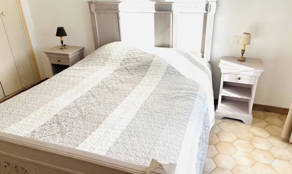 Photo of Bedroom in Camaret-sur-Aigues