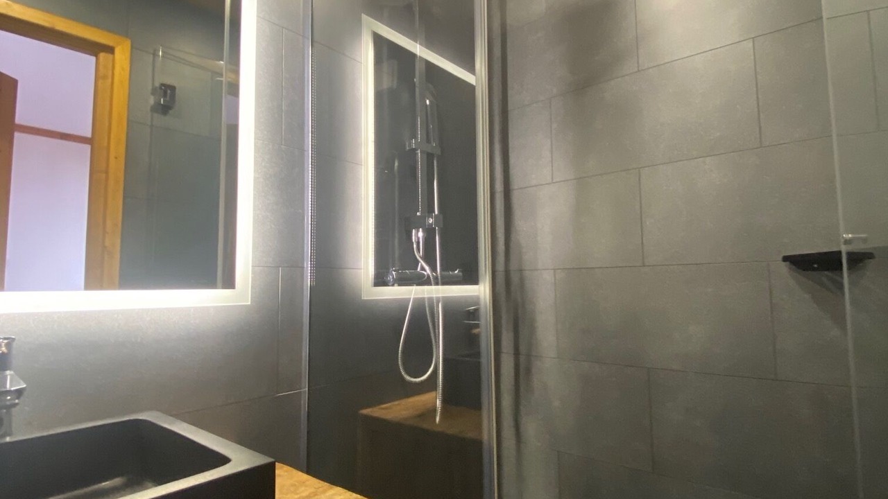Photo of Bathroom in Arc-1950