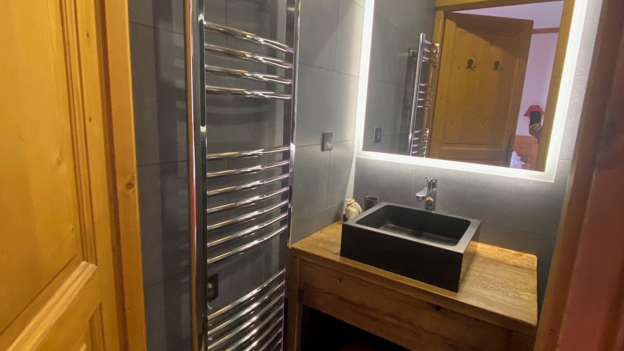 Photo of Bathroom in Arc-1950