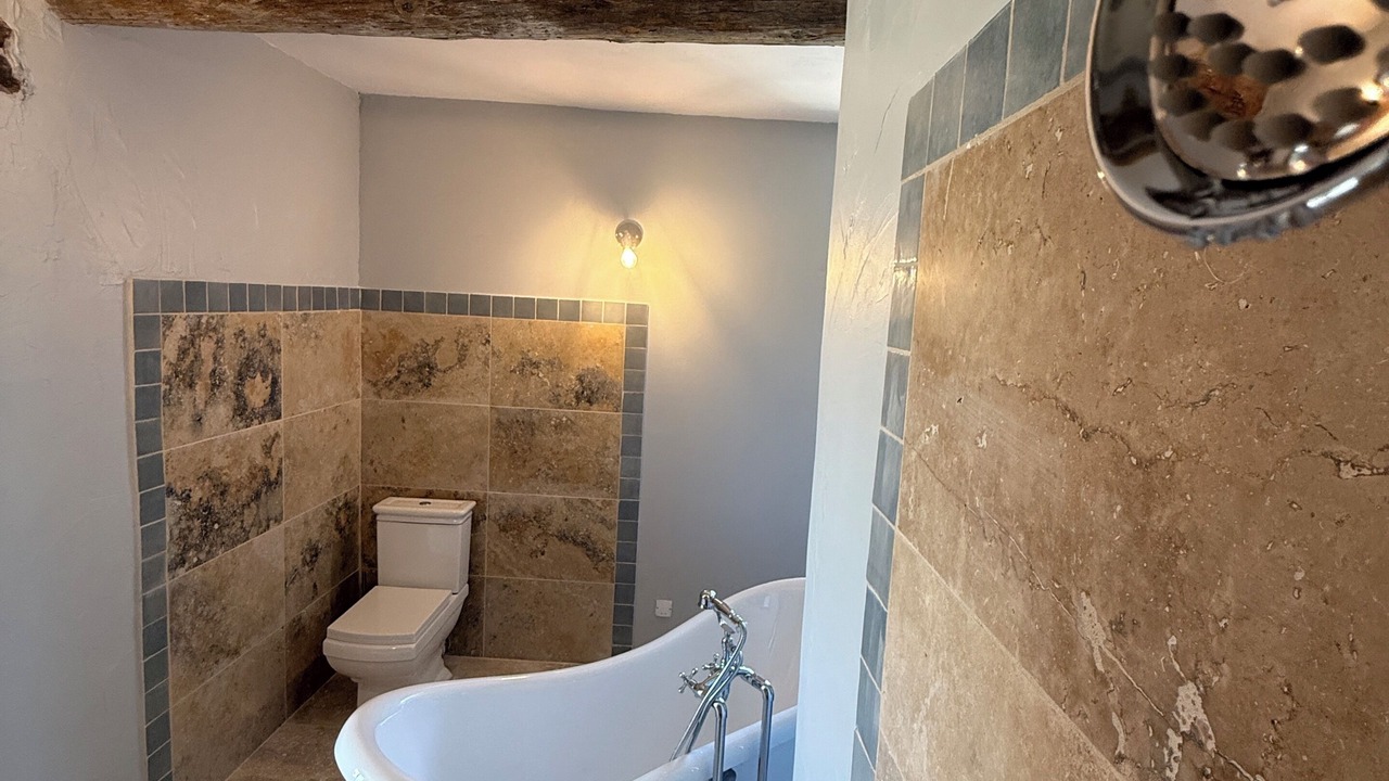 Photo of Bathroom in Violes