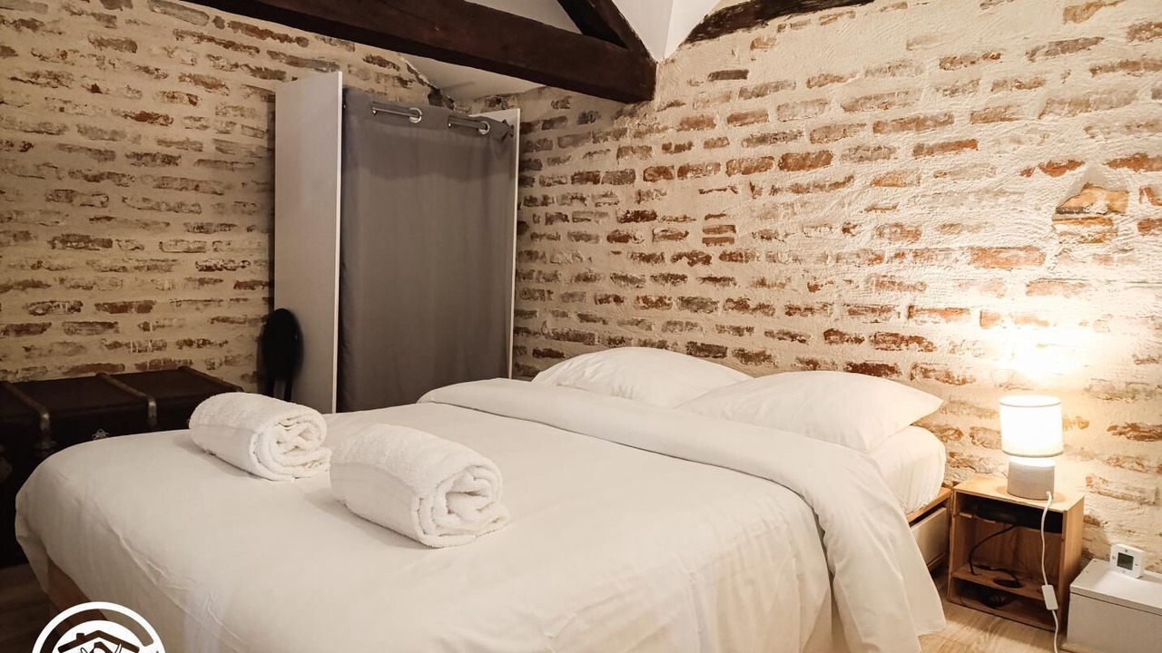 Photo of Bedroom in Cahors Old Town