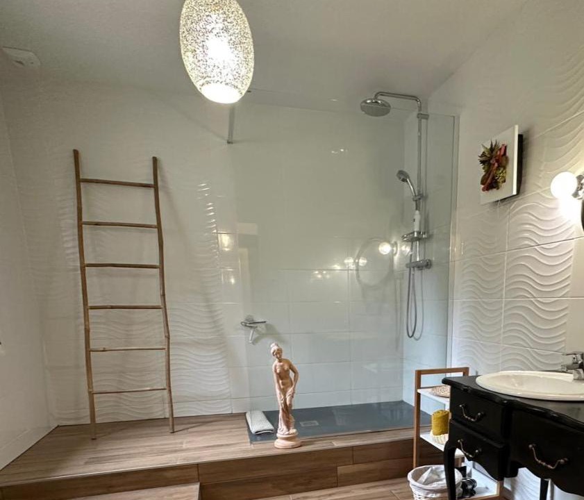 Photo of Bathroom in Miremont