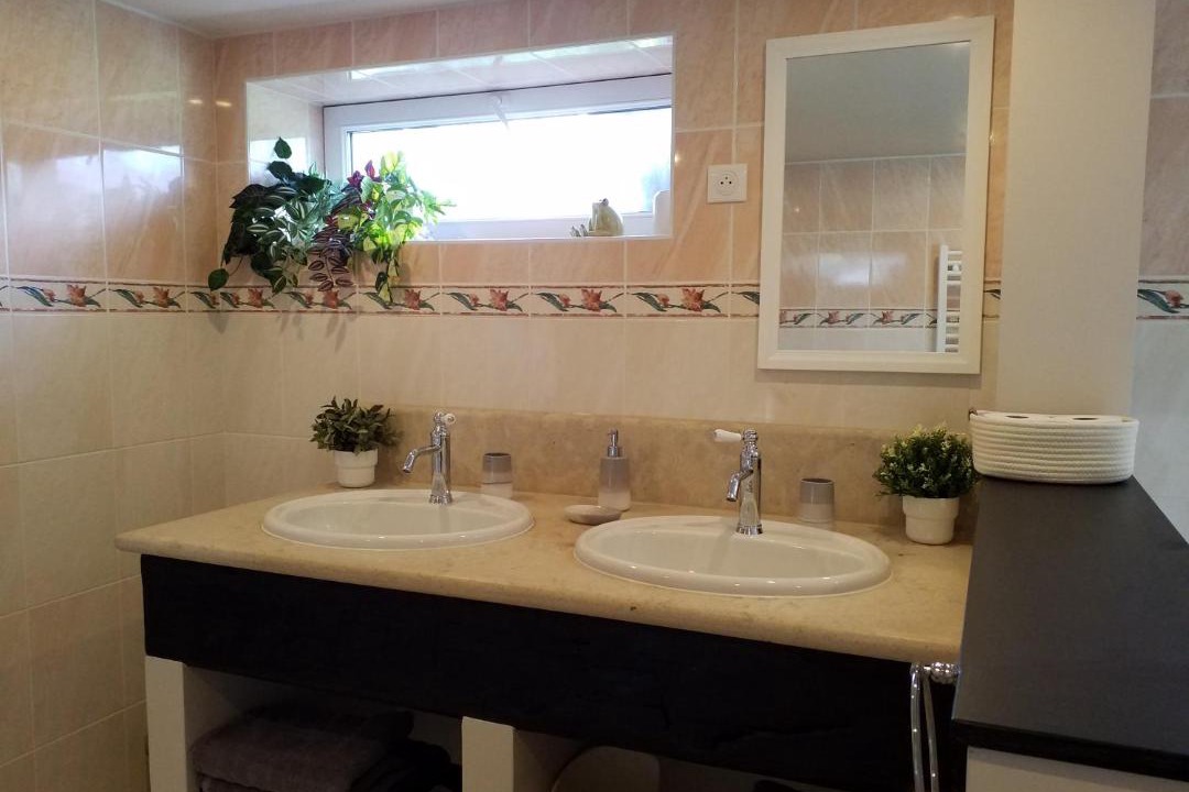 Photo of Bathroom in Sainte-Gemme-en-Sancerrois