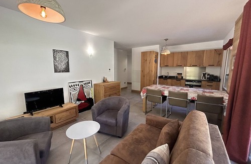 Champagny-en-Vanoise Apartment | Apartment Champagny-en-Vanoise, 2 bedrooms, 6 persons