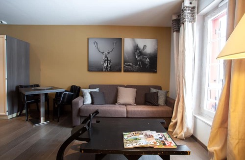 Vetraz-Monthoux Hotel | L' Auberge de Maison Rouge