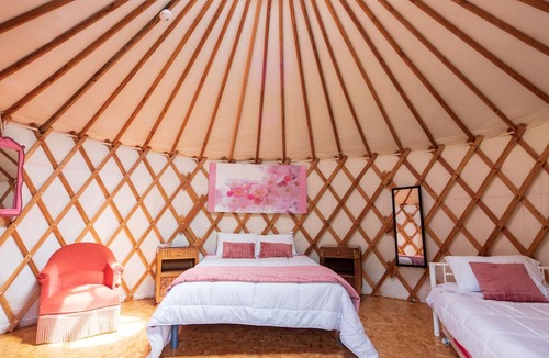 Laprugne House | Yourtissimo - La Maison Rouge