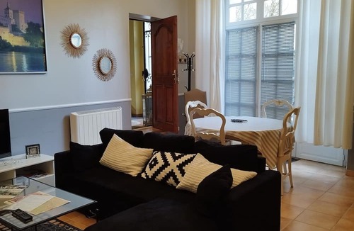 Courthezon House | Entre vignes et dentelles
