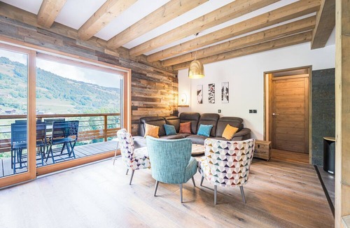 Les Avanchers-Valmorel Ski Chalet | Chalet "Dolyo" with Mountain View, Private Terrace and Wi-Fi