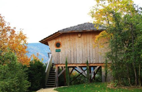 Serrieres-sur-Ain Cabin | Cabanes et Lodges du Belvedere