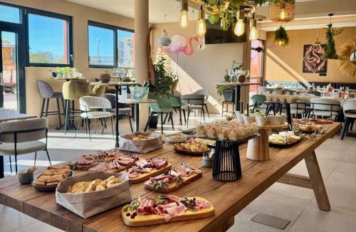 Saint-Martin-de-Crau Hotel | Aparthotel Adagio Access Porte de Camargue