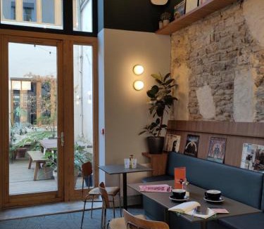 Voltaire - Saint Amour Hostel | SLO Hostel Lyon Saxe