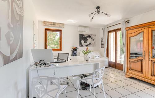 Meyzieu Nord Ouest House | Beautiful Home In Meyzieu