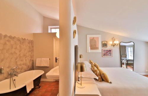 Mazan Hotel | Château de Mazan - Handwritten Collection