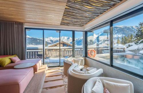 Courchevel Ski Chalet | Chalet de luxe à Courchevel avec piscine et personnel 15 pers - FR-1-562-71