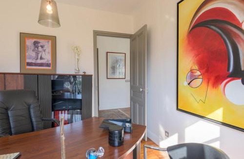 Quartier Hyper-Centre Apartment | 46 Frishman Boutique Apartment Place Victor Hugo