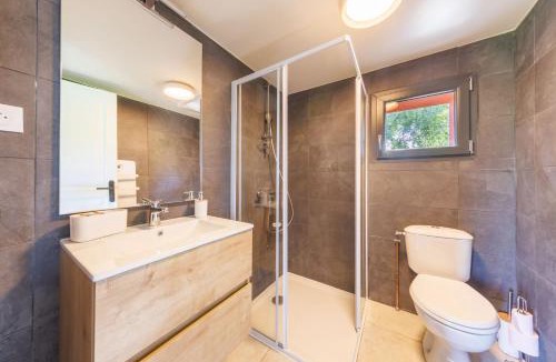 Picherande House | Les Scorios - Maison pour 10 avec beau jardin