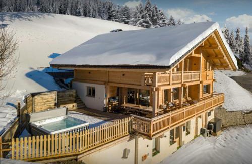 Manigod Ski Chalet | Chalet Serbijanka Alpine Retreat with Hammam Sauna and Jacuzzi for 14 Gueststs