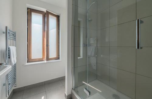 Argentiere Ski Chalet | Chalet Whitmoore Argentière - Walk to Grands Montets Sleeps 7 - Happy Rentals